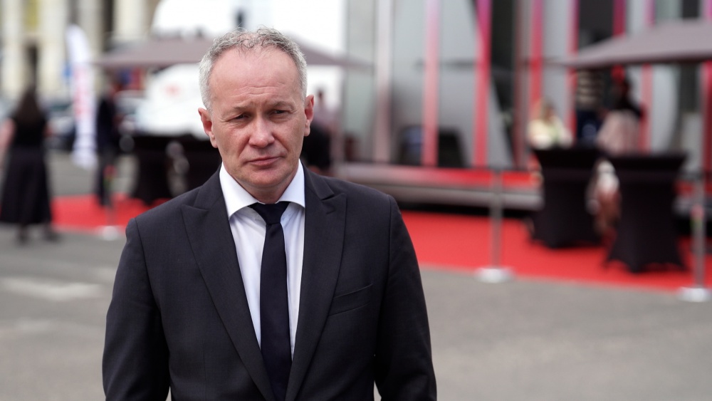 Przemysł nie rezygnuje z inwestycji mimo dużej niepewności. Napędzają je wysokie ceny energii